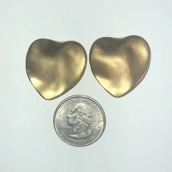 Catherine Stein Vintage Satin Soft Gold Tone Heart Classic Clip On Earrings - Picture 2 of 5